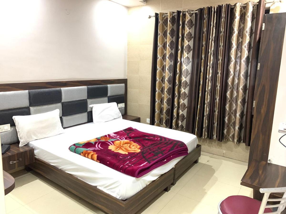Hotel Sukhman Residency Amritsar Exterior foto